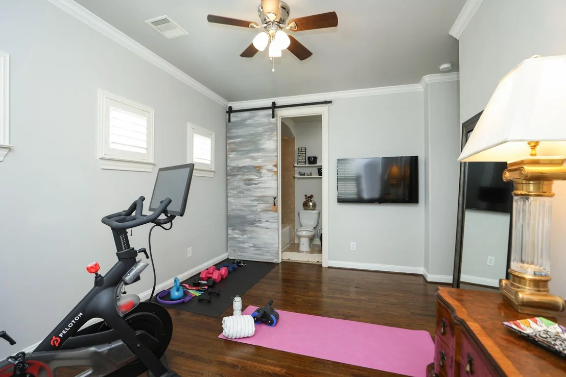 Photo of 10901 Upland Park