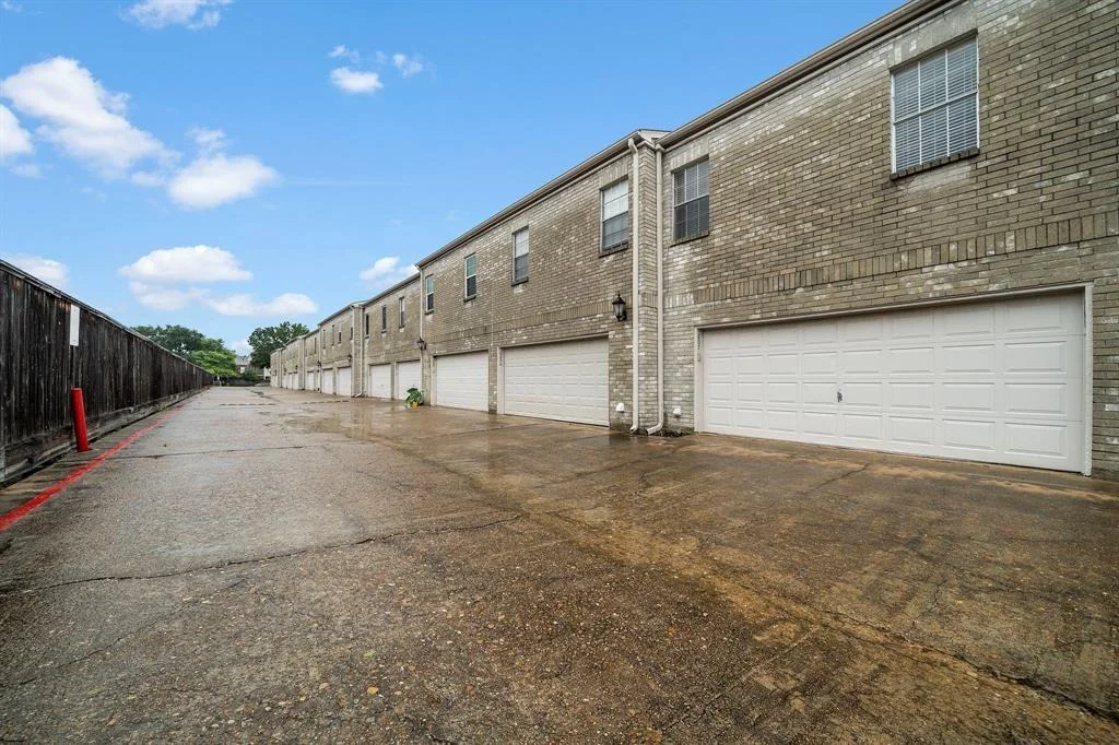 Photo of Unit 207 at 3780 Tanglewilde Street