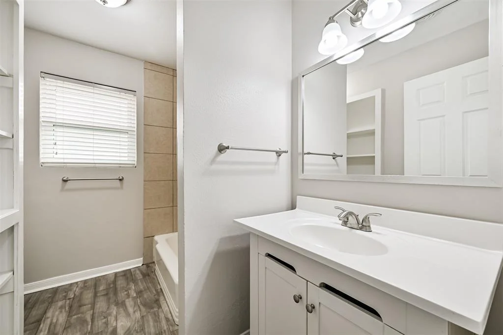 Photo of 4741 Benning Drive