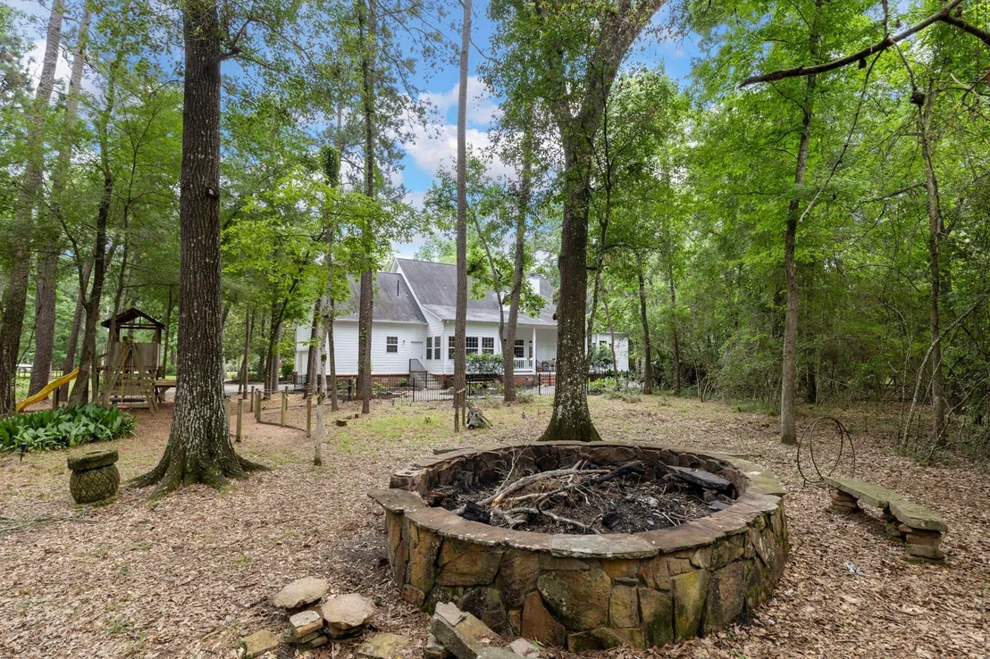 Photo of 10810 Lake Windcrest
