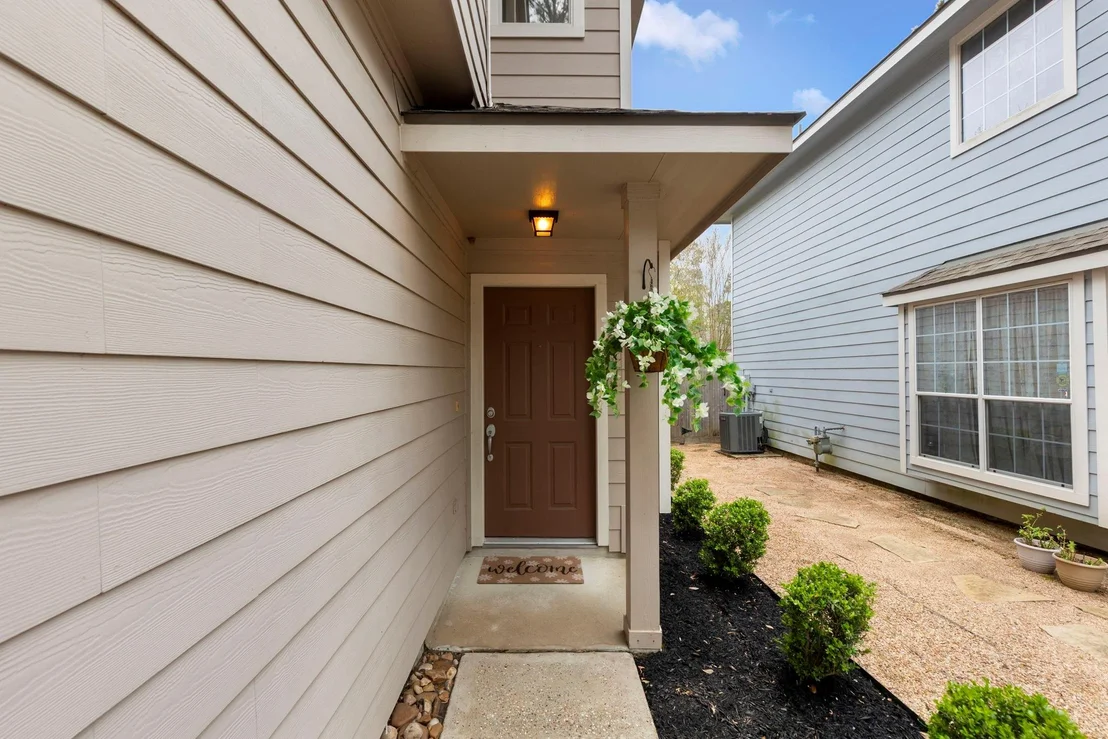Photo of 215 W Stedhill Loop