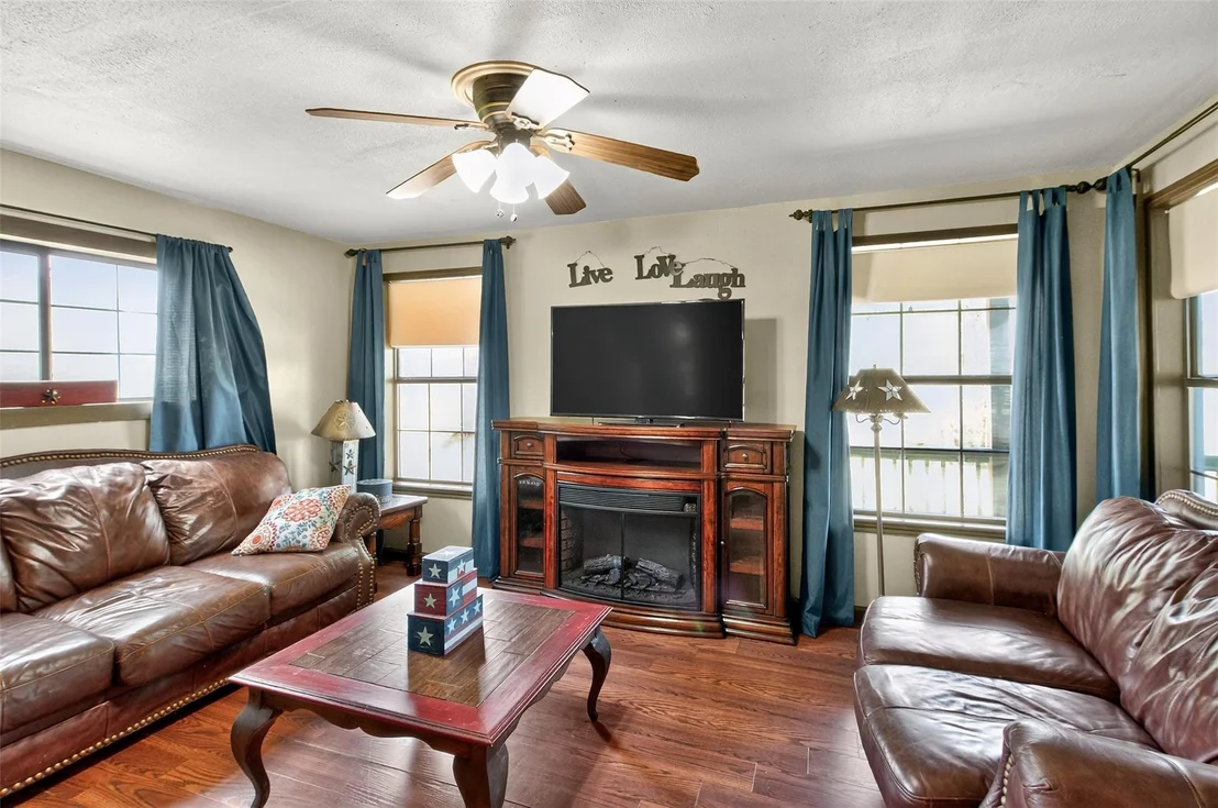 Photo of 702 Birch Hollow Drive