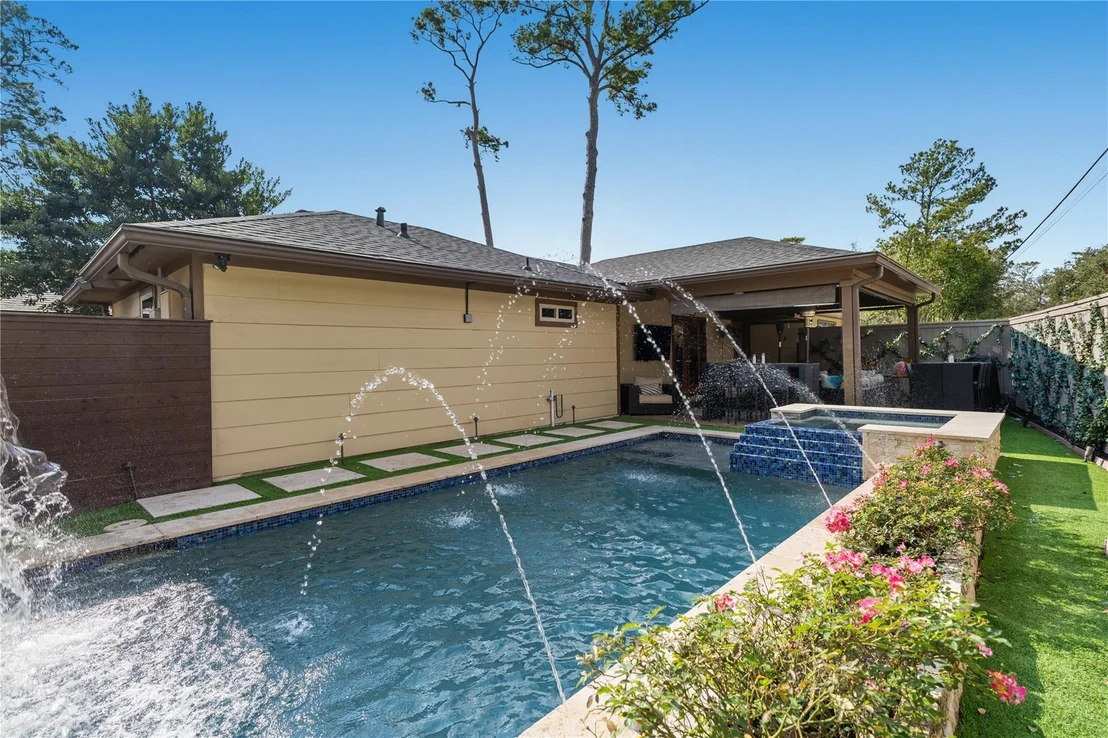 Photo of 1534 Glourie Drive
