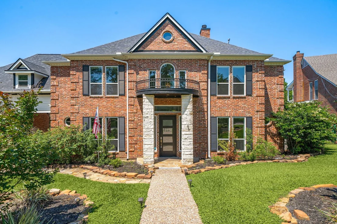 Photo of 24611 W Kingscrest Circle