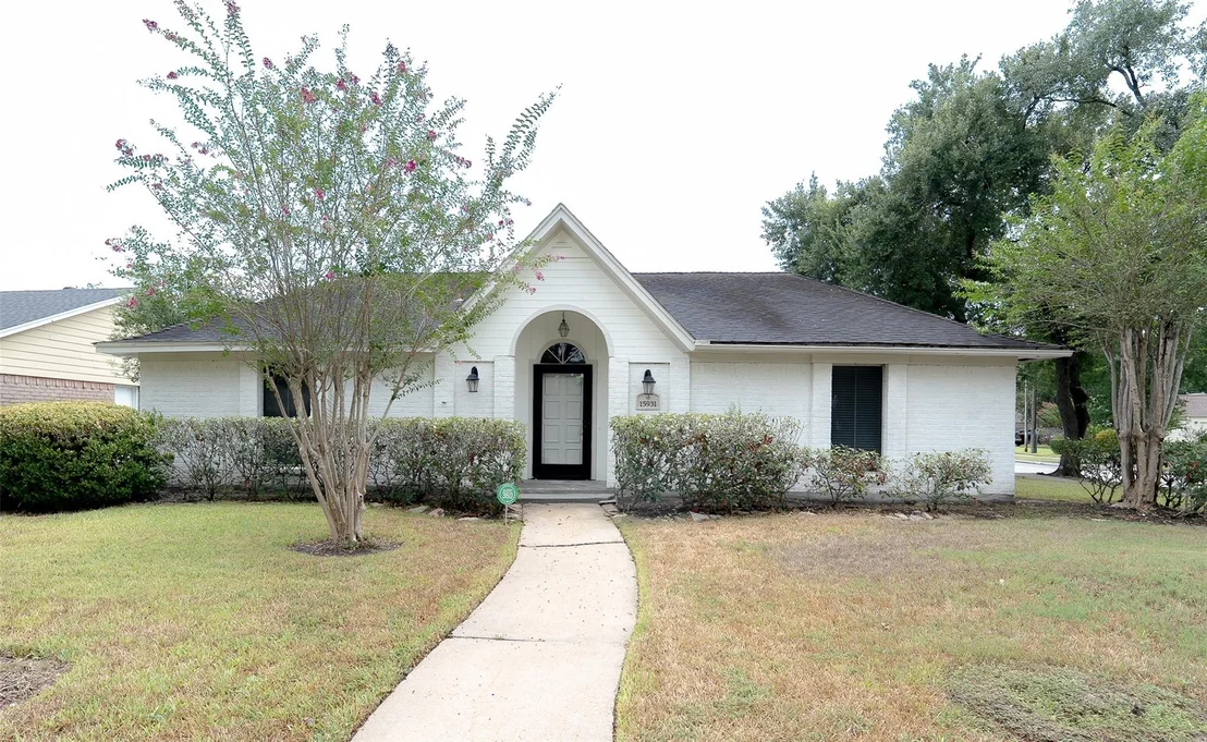 Photo of 15931 Boulder Oaks Drive