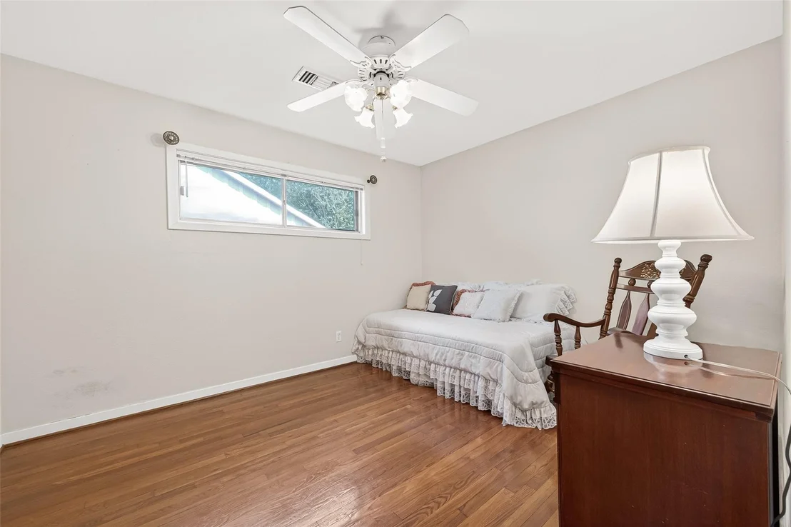 Photo of 5610 Belrose Drive