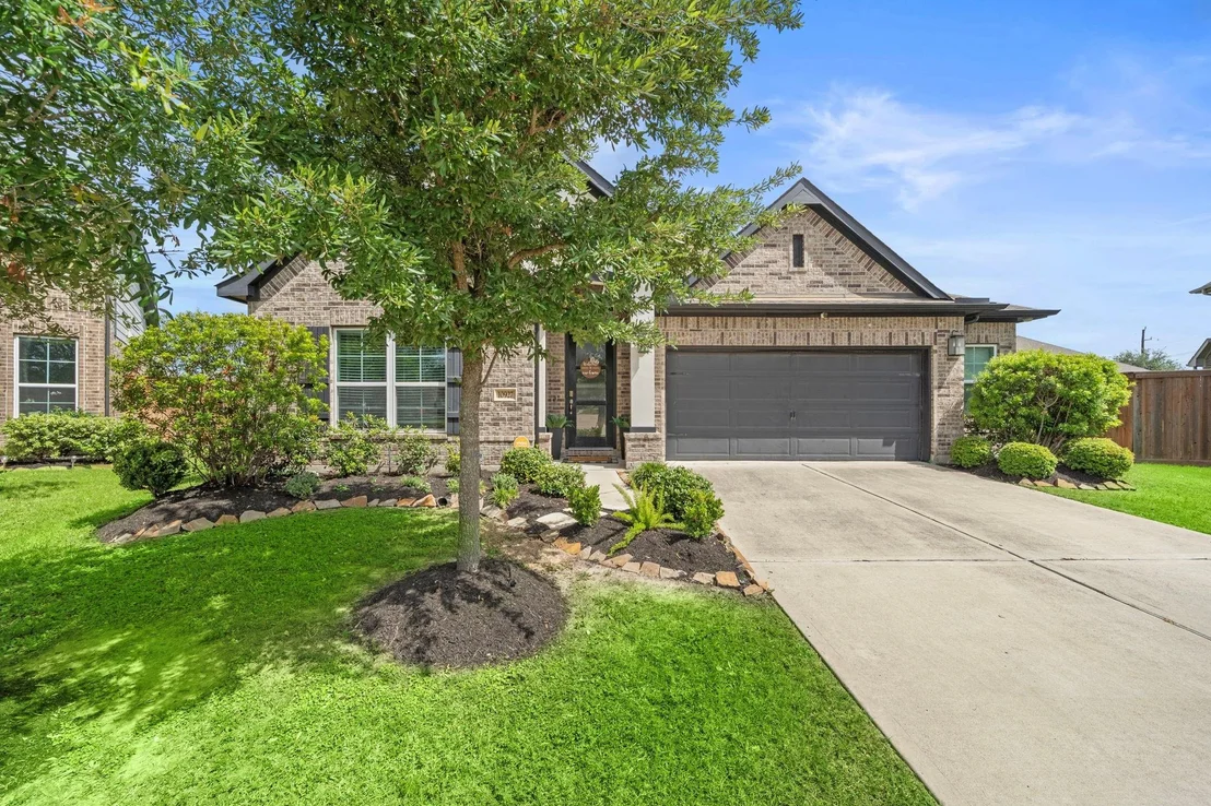 Photo of 10927 Crestwood Point Circle