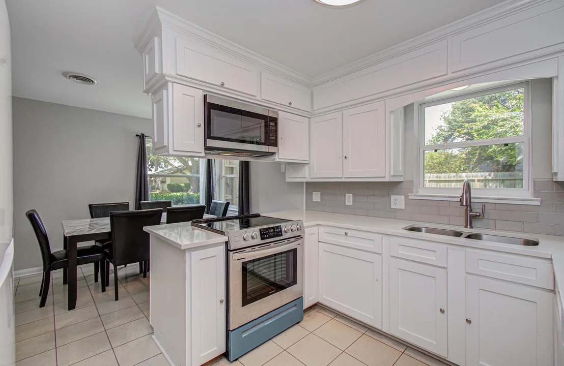 Photo of 8530 Rowan Lane