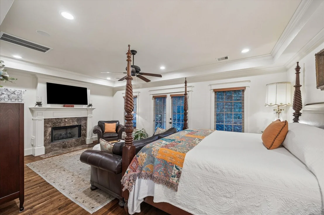 Photo of 809 W 9th Street
