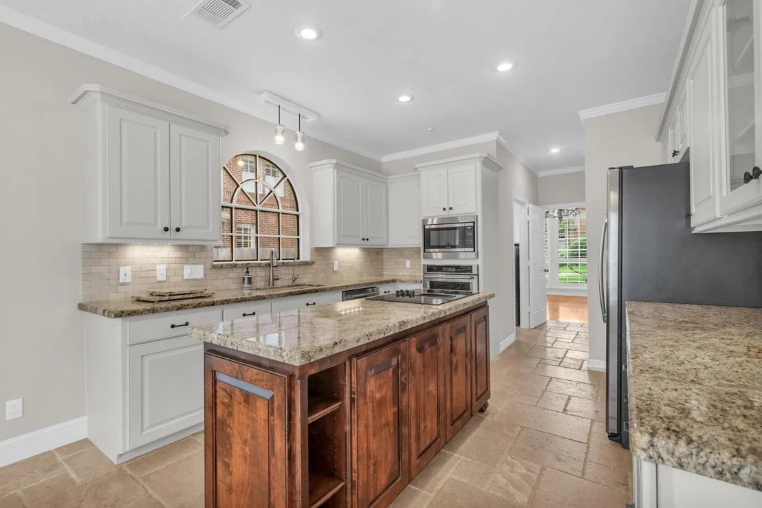 Photo of 142 W Shadowpoint Circle