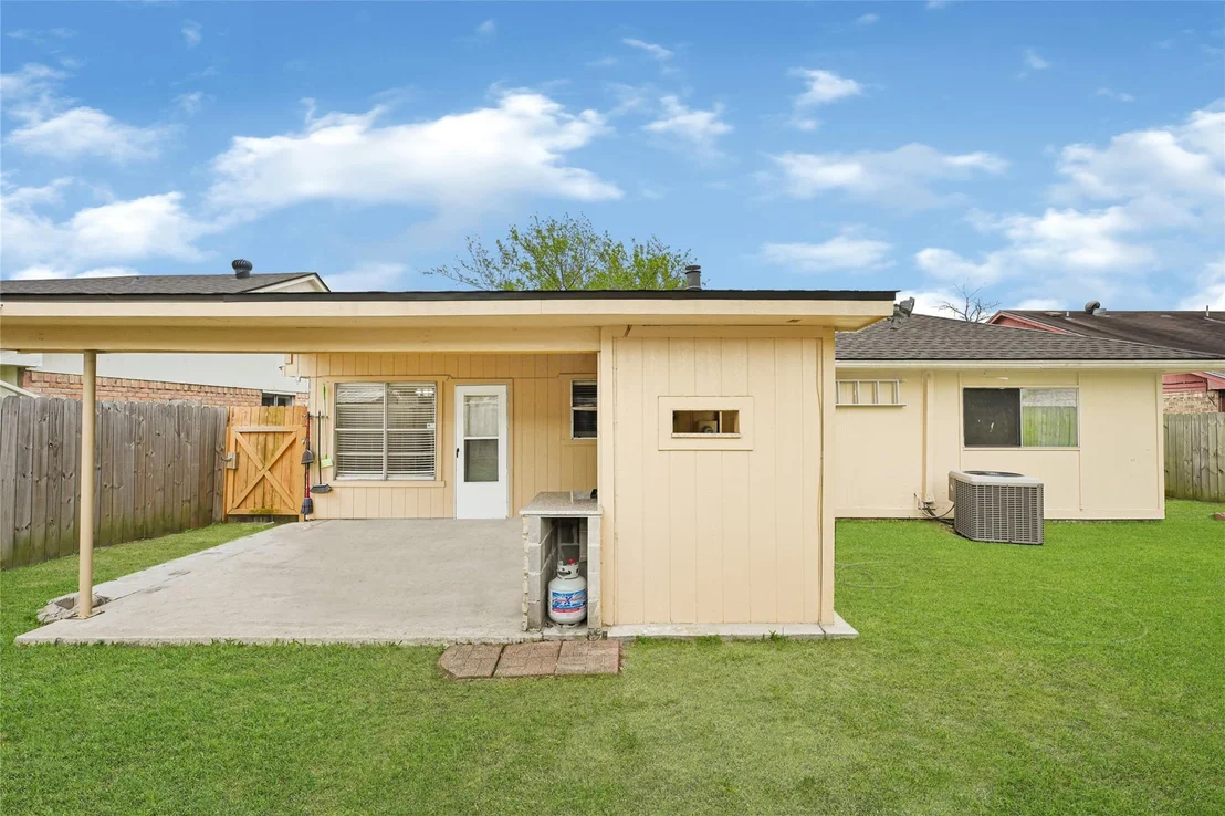 Photo of 20011 Lions Gate Drive