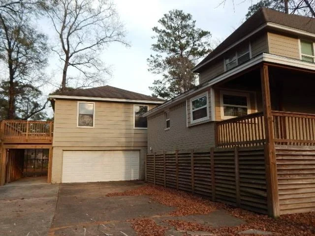 Photo of 615 River Plantation Drive