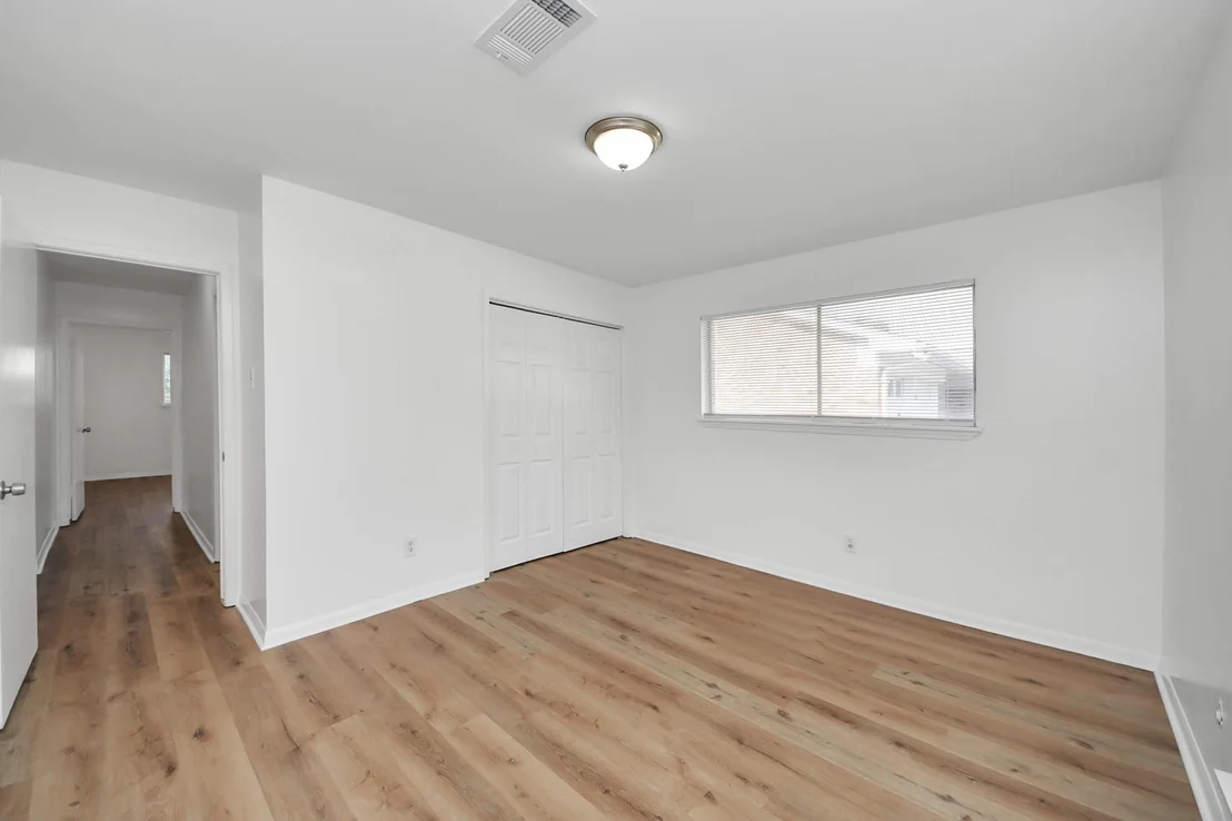 Photo of 1102 Helms Road