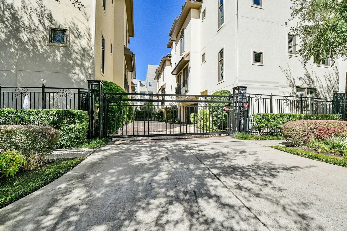 Photo of 4826 Austin Street