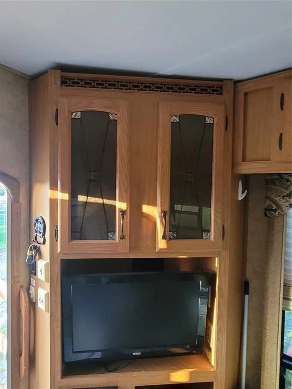Photo of 1214 Van Sant