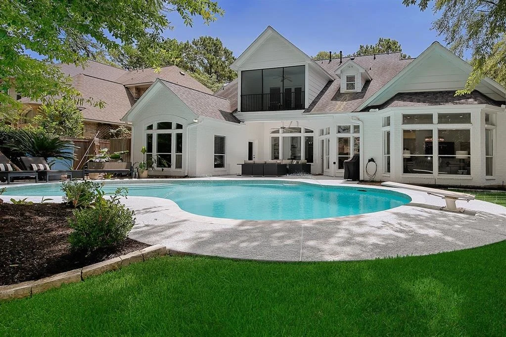 Photo of 26 W Fairbranch Circle