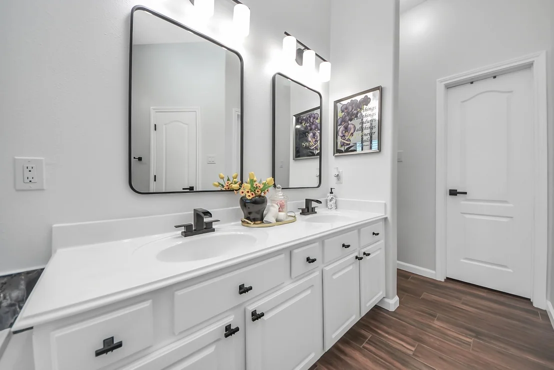 Photo of 6115 Pine Lakes Drive
