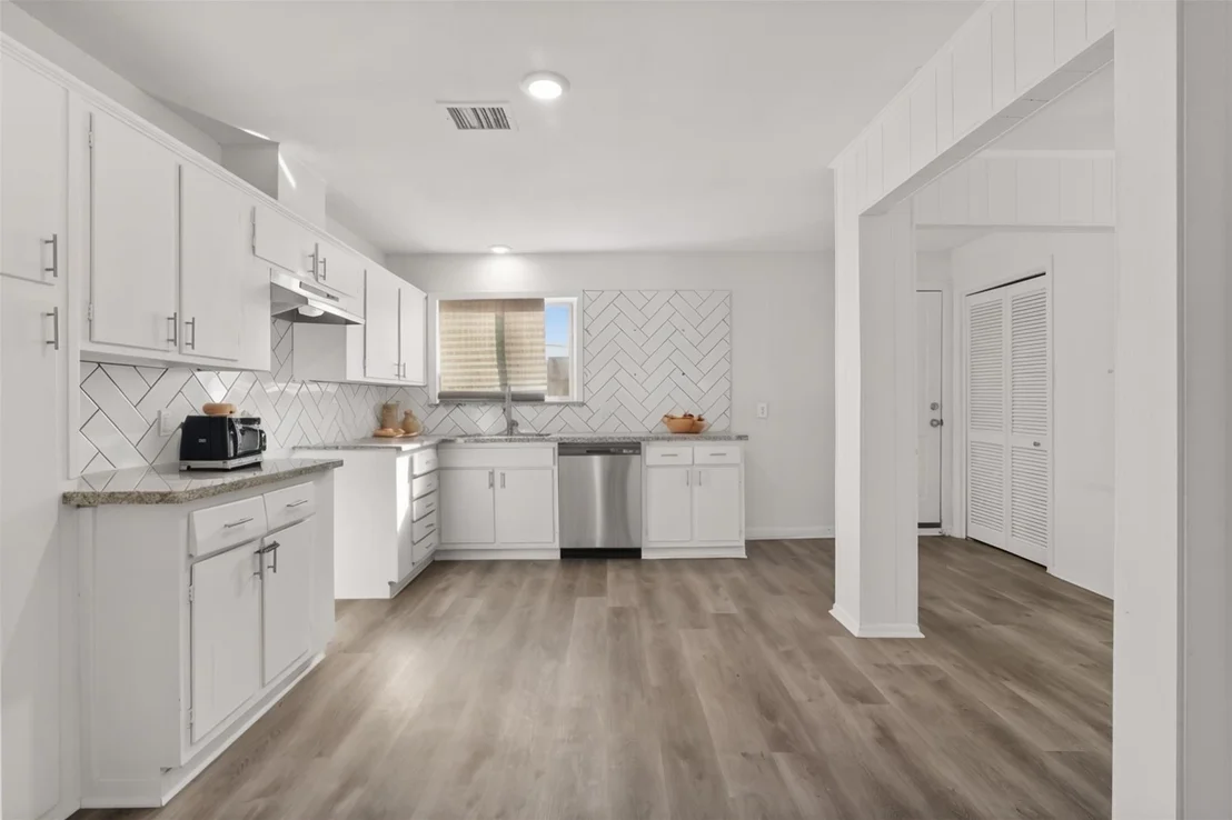 Photo of 4414 Tavenor Lane