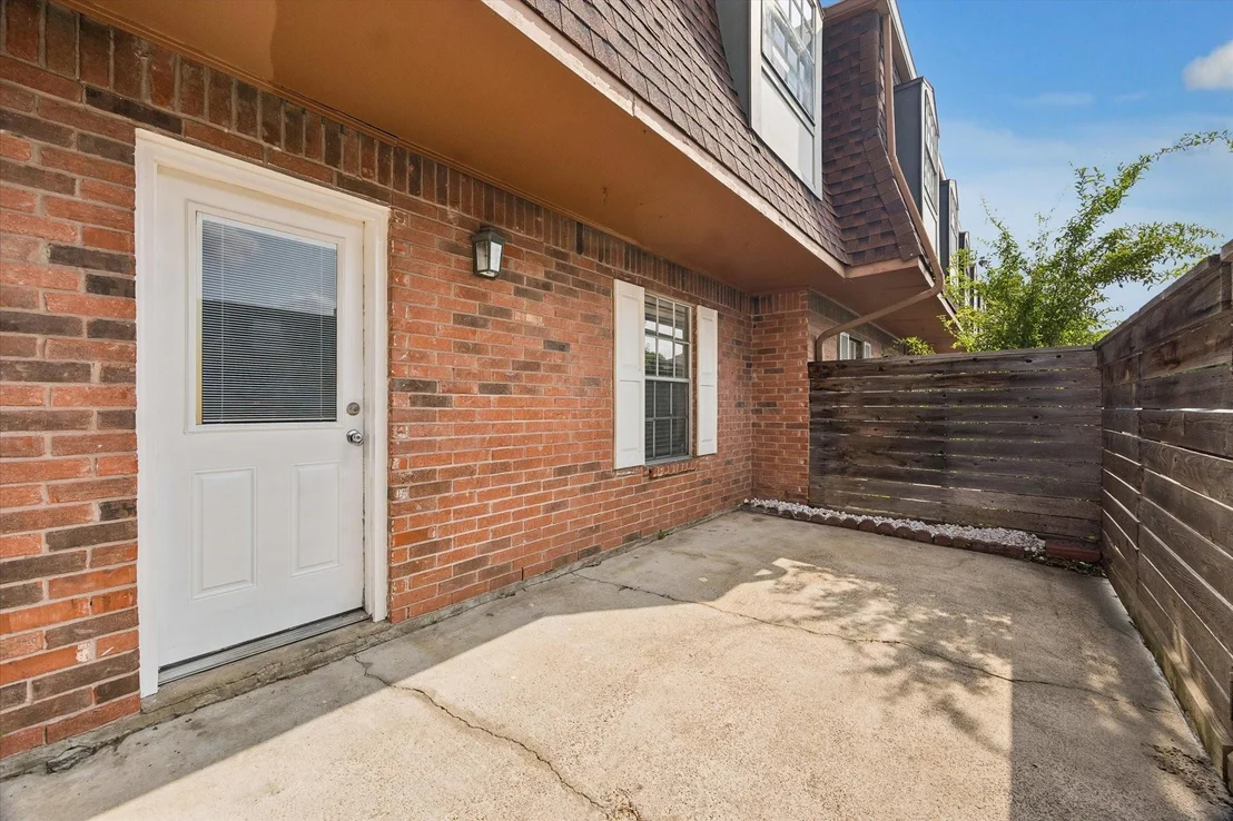 Photo of Unit 607 at 9303 Hammerly Boulevard