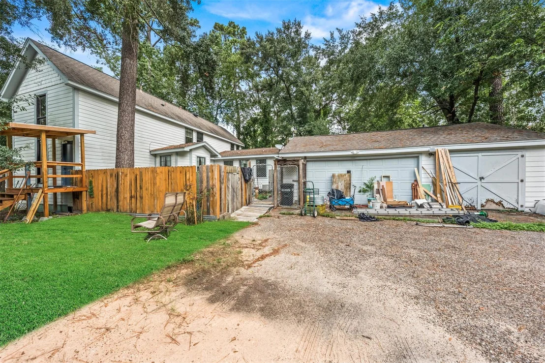 Photo of 2319 Creekleaf Road