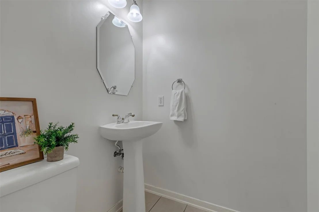 Photo of 902 Arbor Pine
