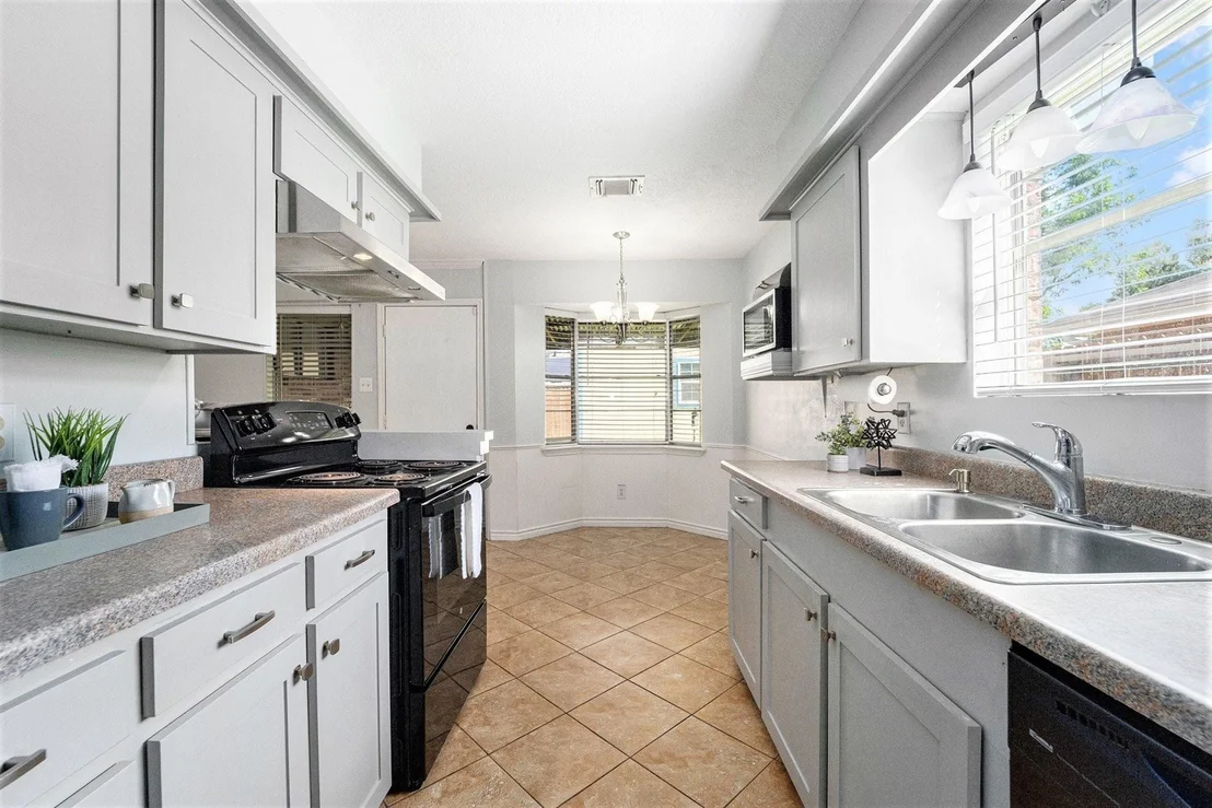 Photo of 1215 Kenwick Place