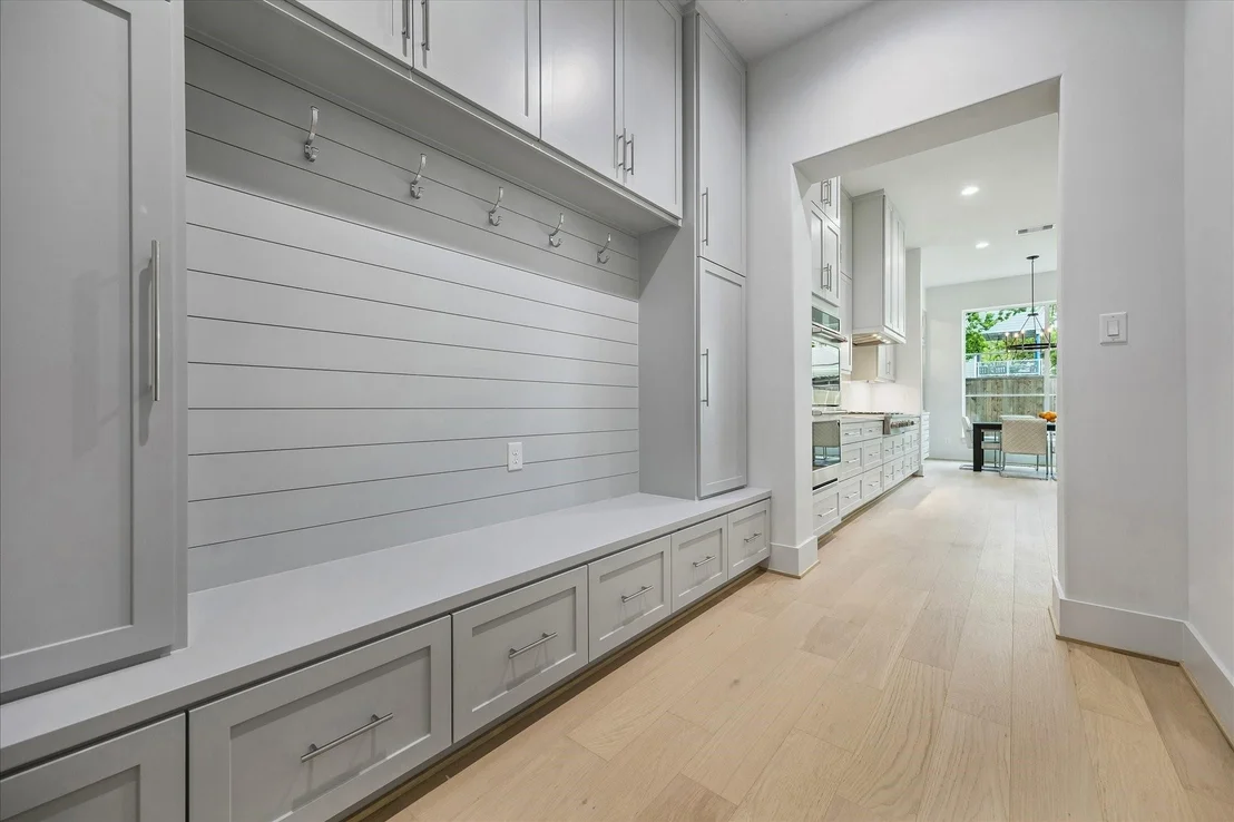 Photo of 1118 Jackson Boulevard