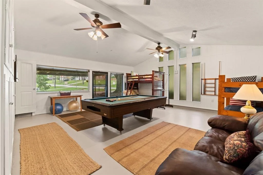 Photo of 160 Lakeway Drive