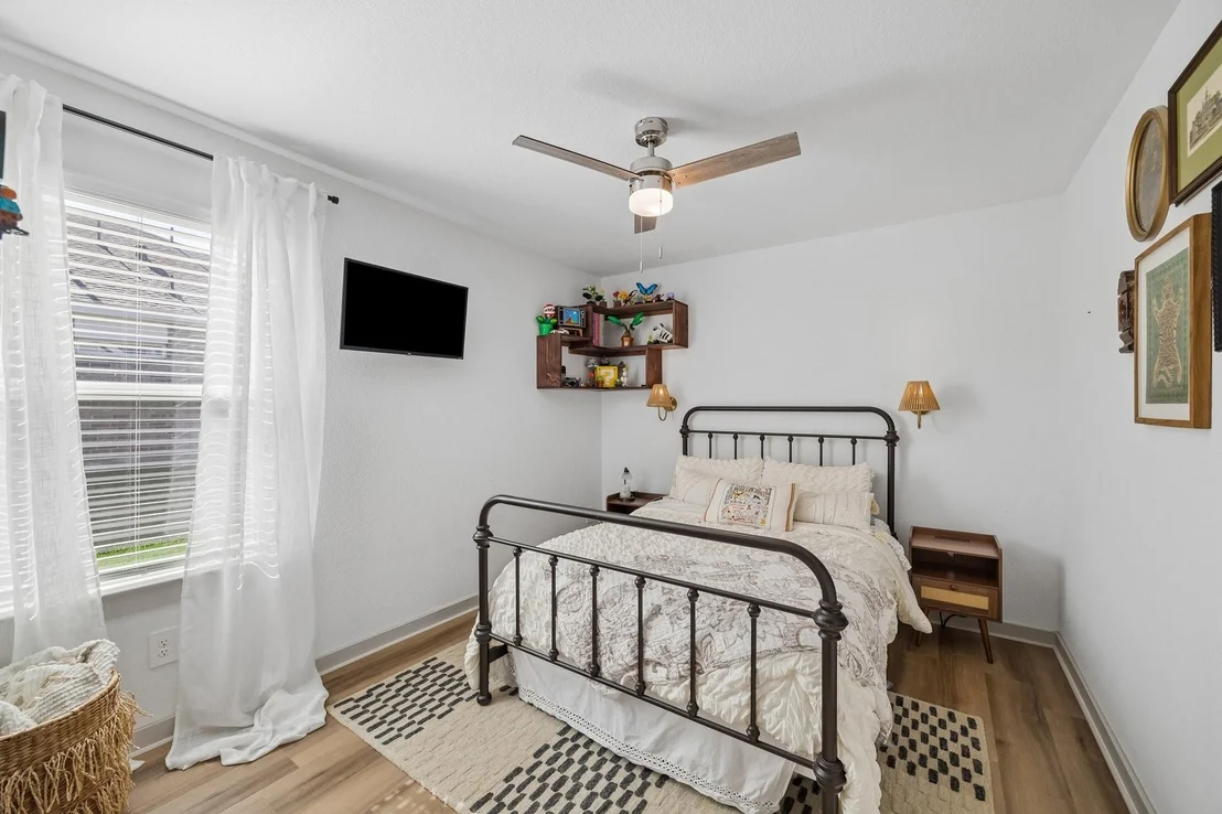 Photo of 334 Lakeway Circle