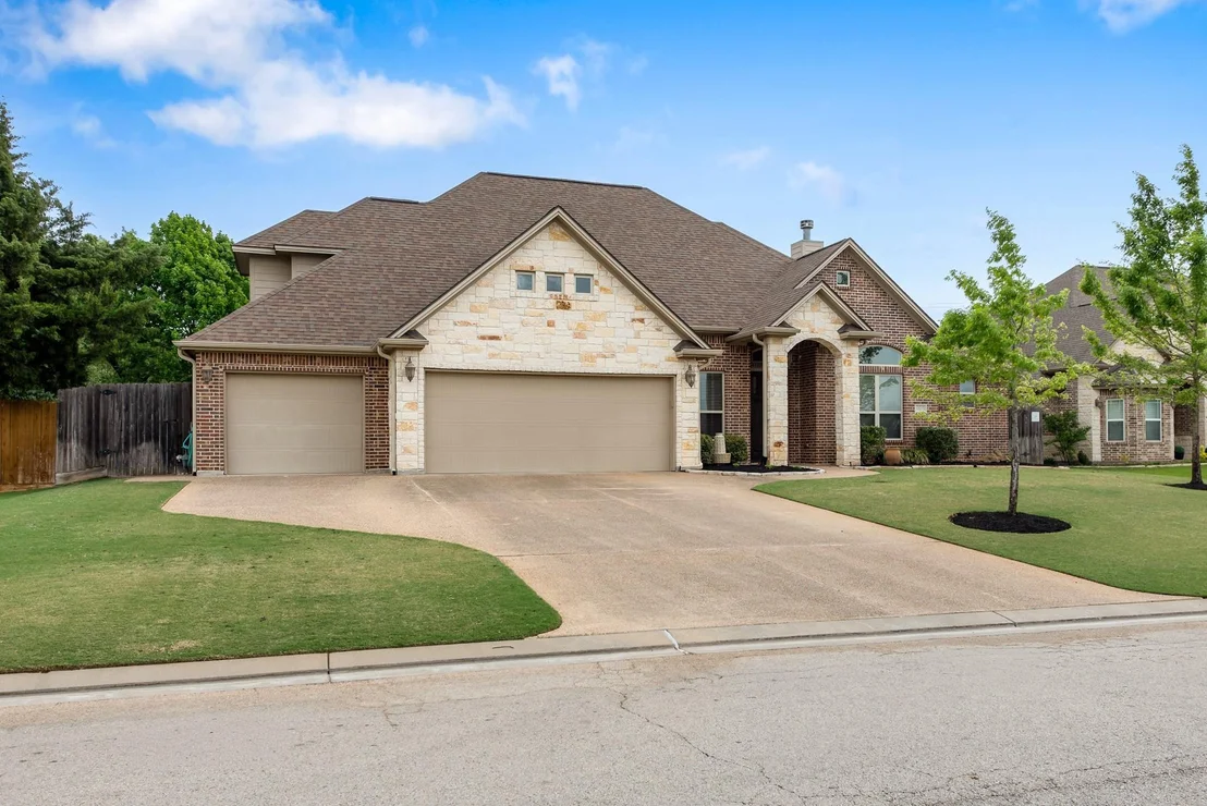 Photo of 4605 River Valley Drive