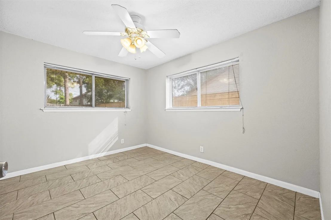 Photo of 539 Edgebrook Drive