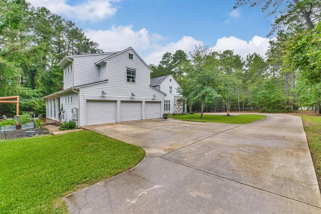 Photo of 9119 Sendera Drive