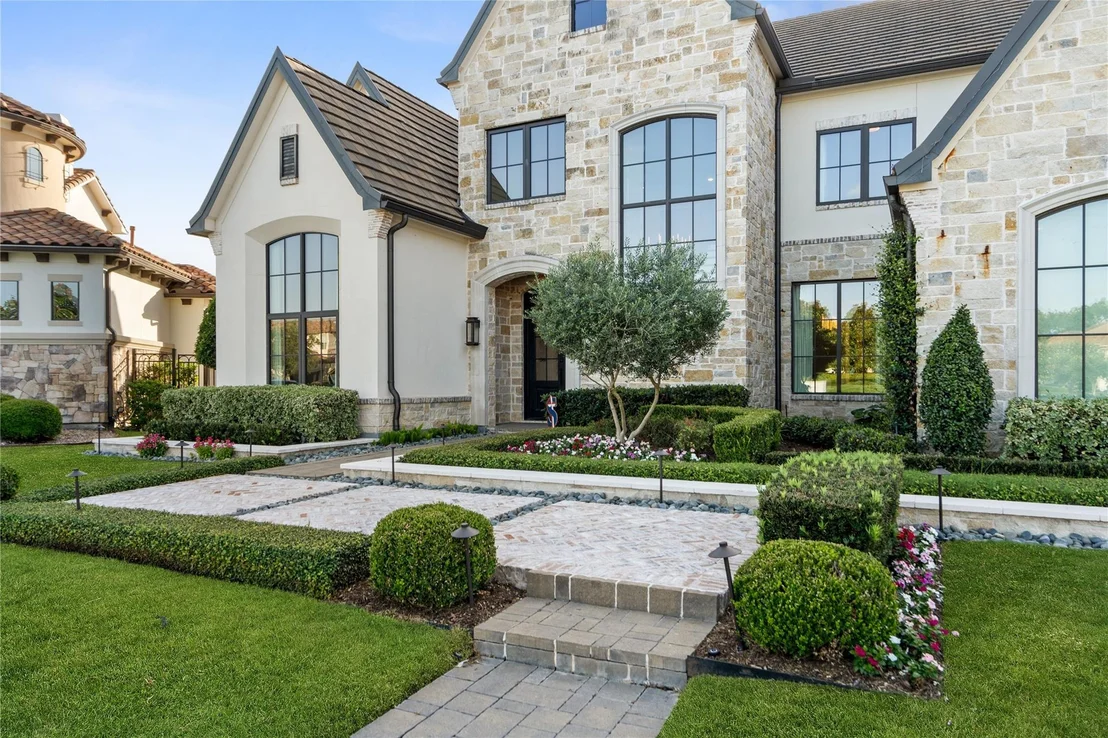 Photo of 6 Enclave Manor Drive