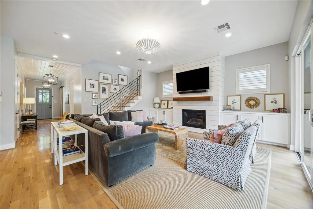 Photo of 1409 Chamboard Lane