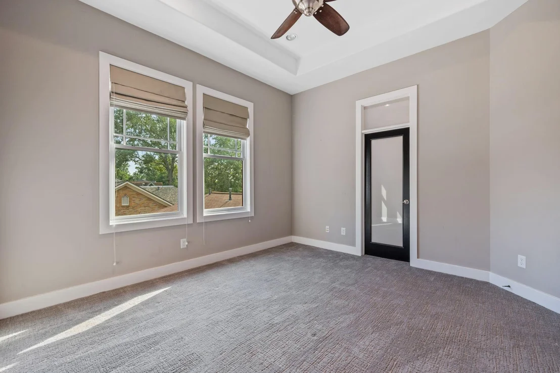 Photo of 2120 White Oak Drive