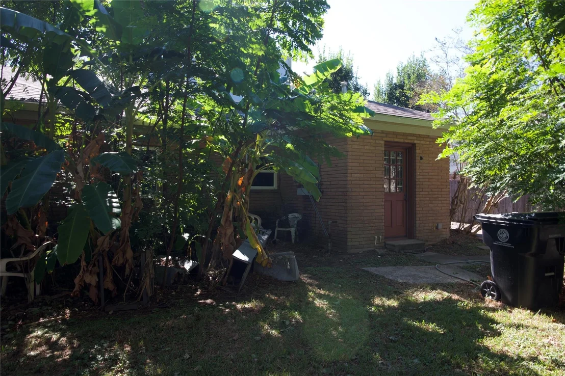 Photo of 5242 Grape Street