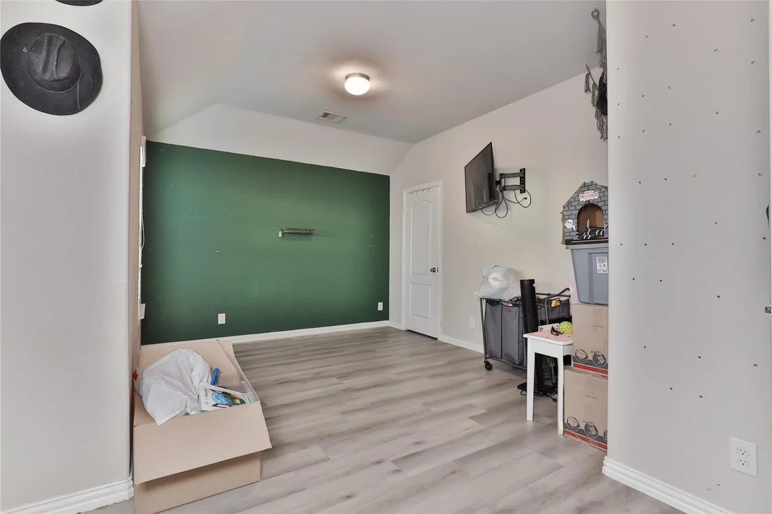 Photo of 107 Forest Bend Court
