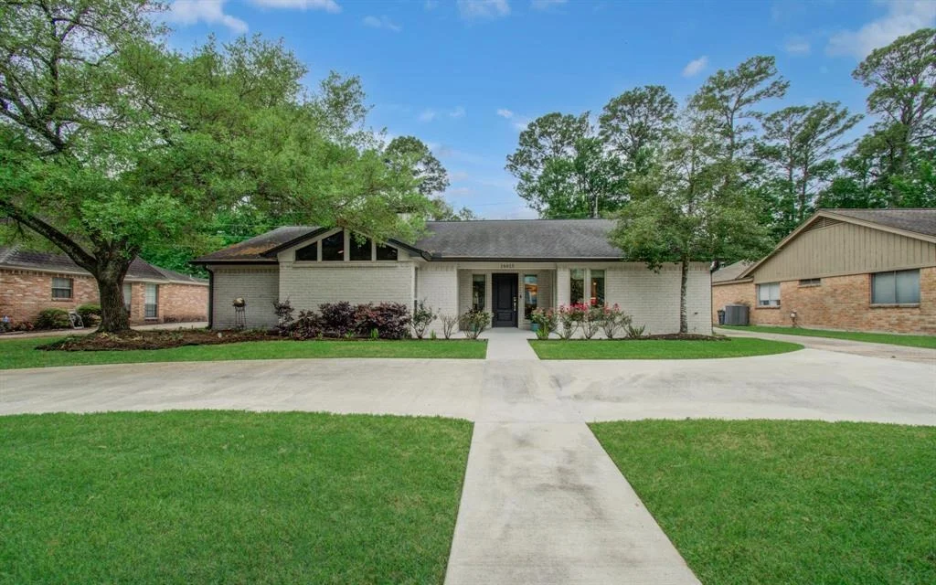 Photo of 16615 Sir William Drive