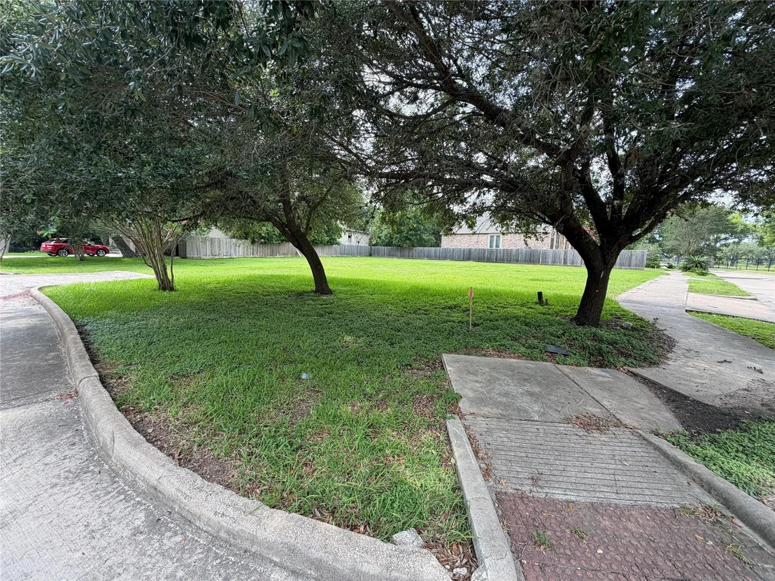 Photo of 9002 Cliffwood Drive