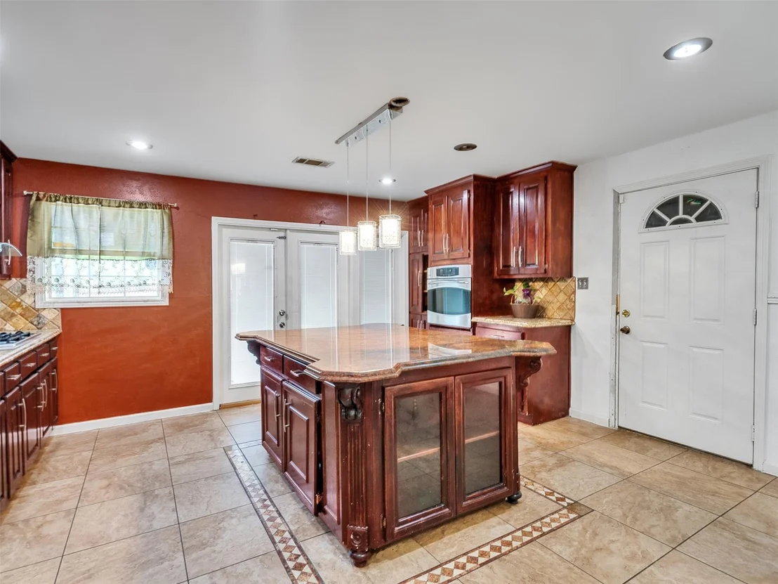 Photo of 7923 Glenview Drive
