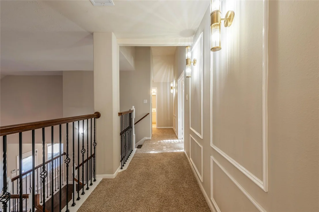 Photo of 216 Willow Pointe Drive