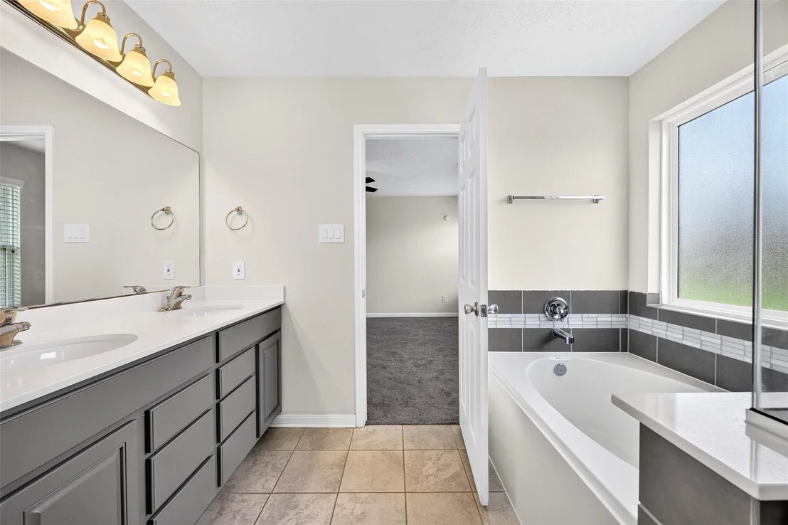 Photo of 5202 Pine Forest Ridge Street