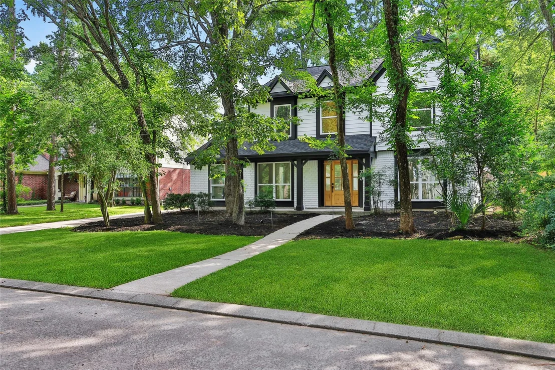 Photo of 70 Breezy Point Place