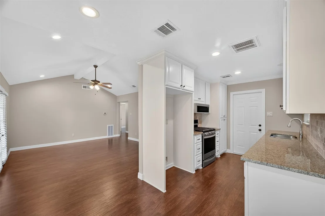 Photo of 2004 Cheryl Drive