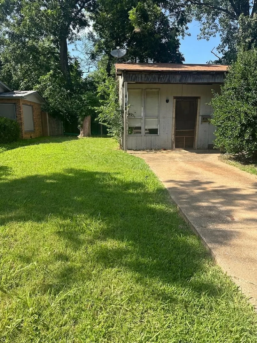 Photo of 1605 W Johnson Street