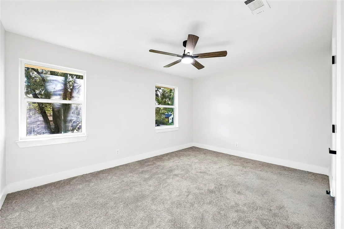 Photo of 5610 Oak Trail Lane