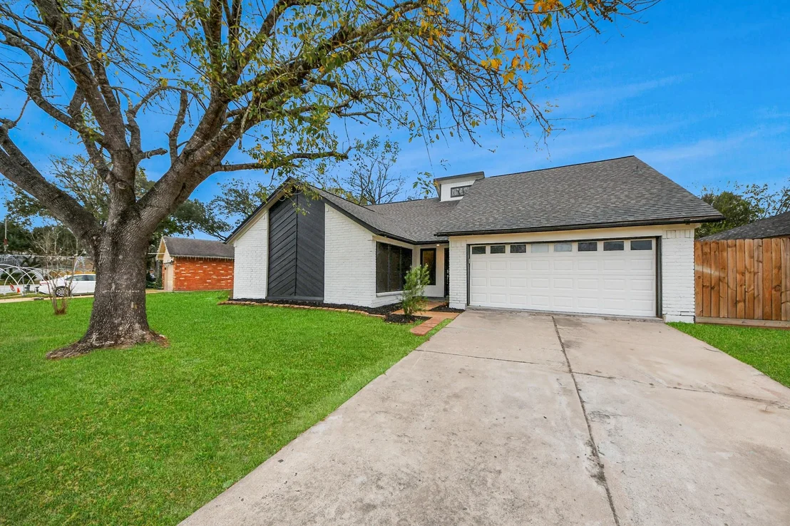 Photo of 718 Land Grant Drive