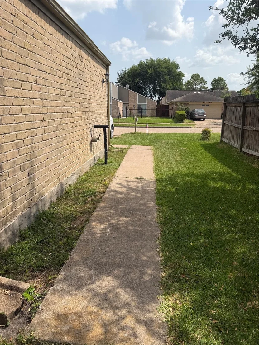Photo of 13310 Robinglen Drive