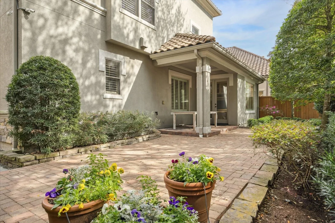 Photo of 2626 Stuart Manor