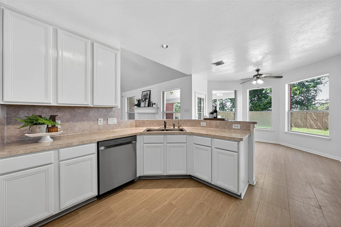 Photo of 13910 Sunset View Drive